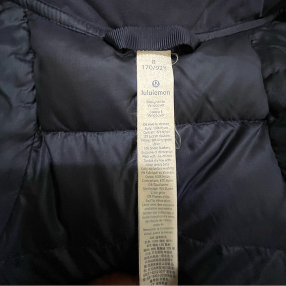 Lululemon Down for a Run Inkwell Navy vest. 800 filled power goose down. Size 8 - Picture 5 of 5